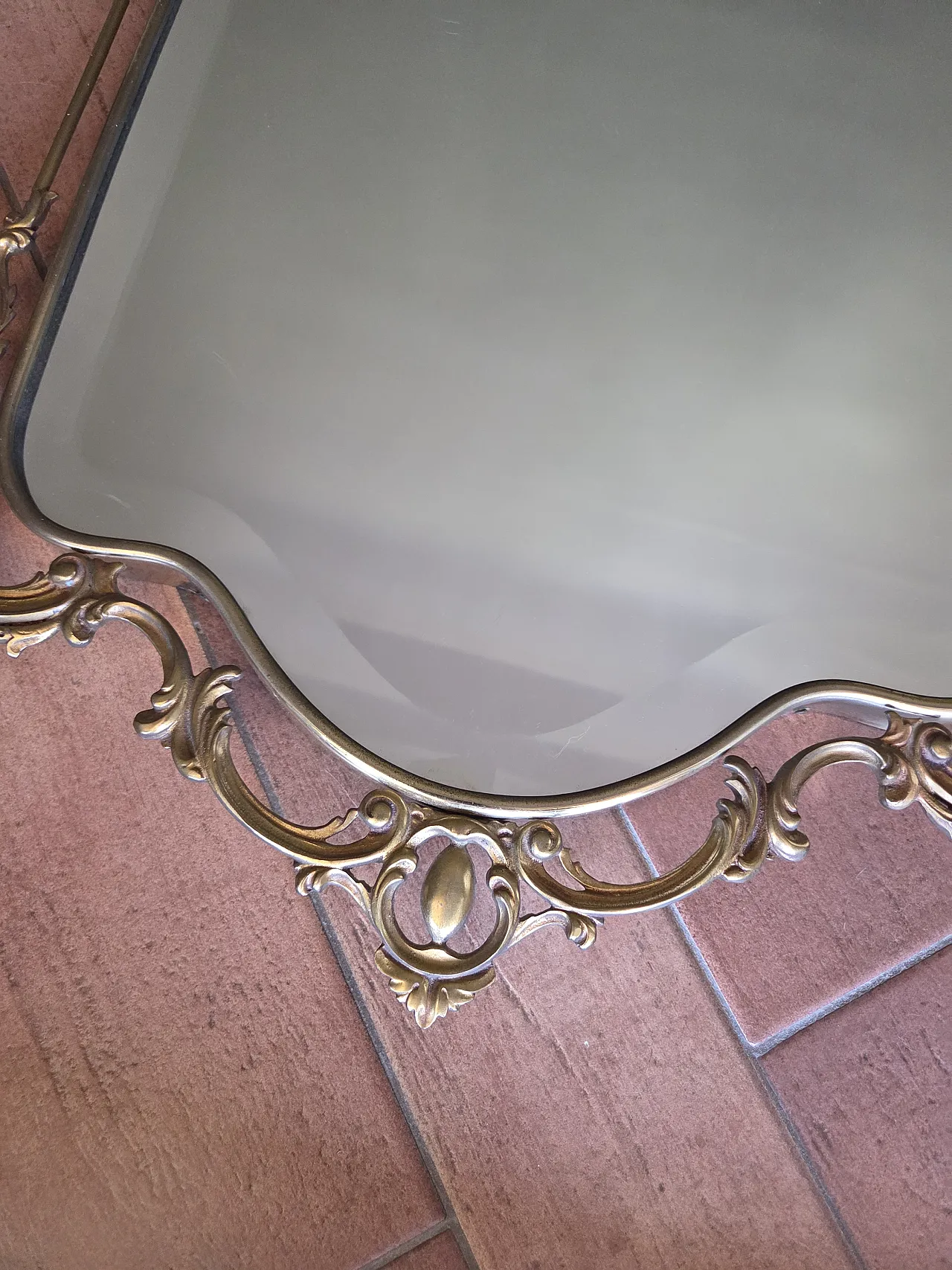 Specchio a muro con cornice in ottone, anni '70 2