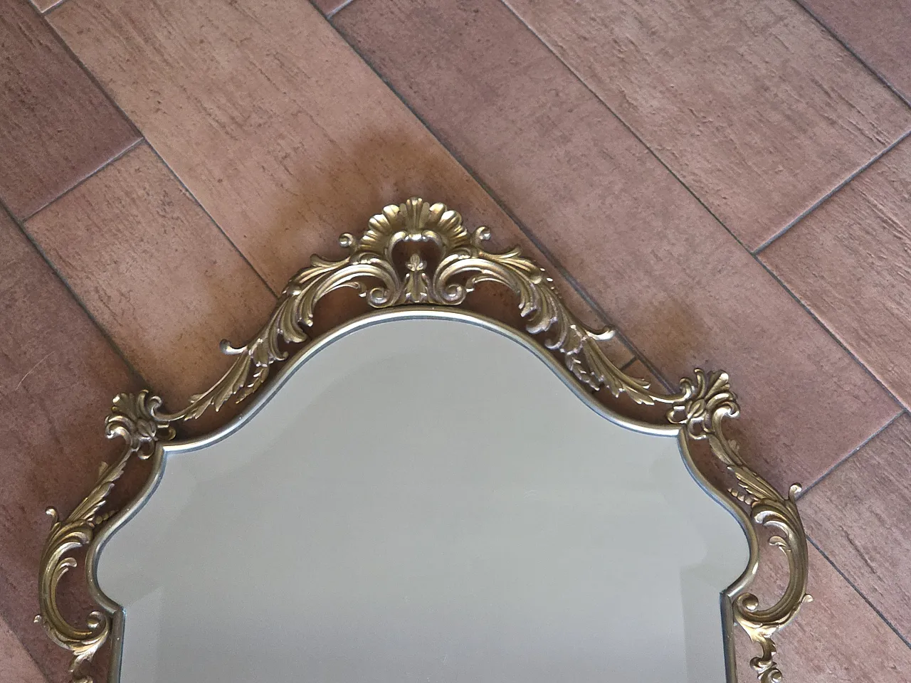 Specchio a muro con cornice in ottone, anni '70 3