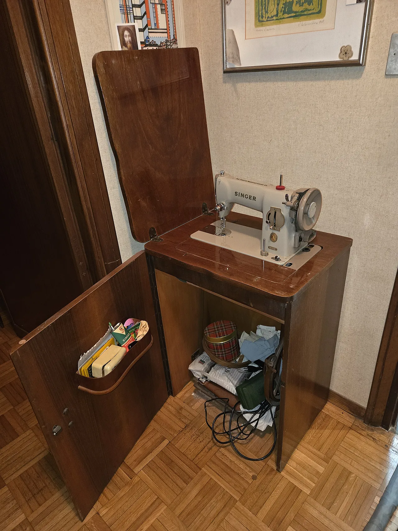 Root cabinet with sewing machine, 1970s 1
