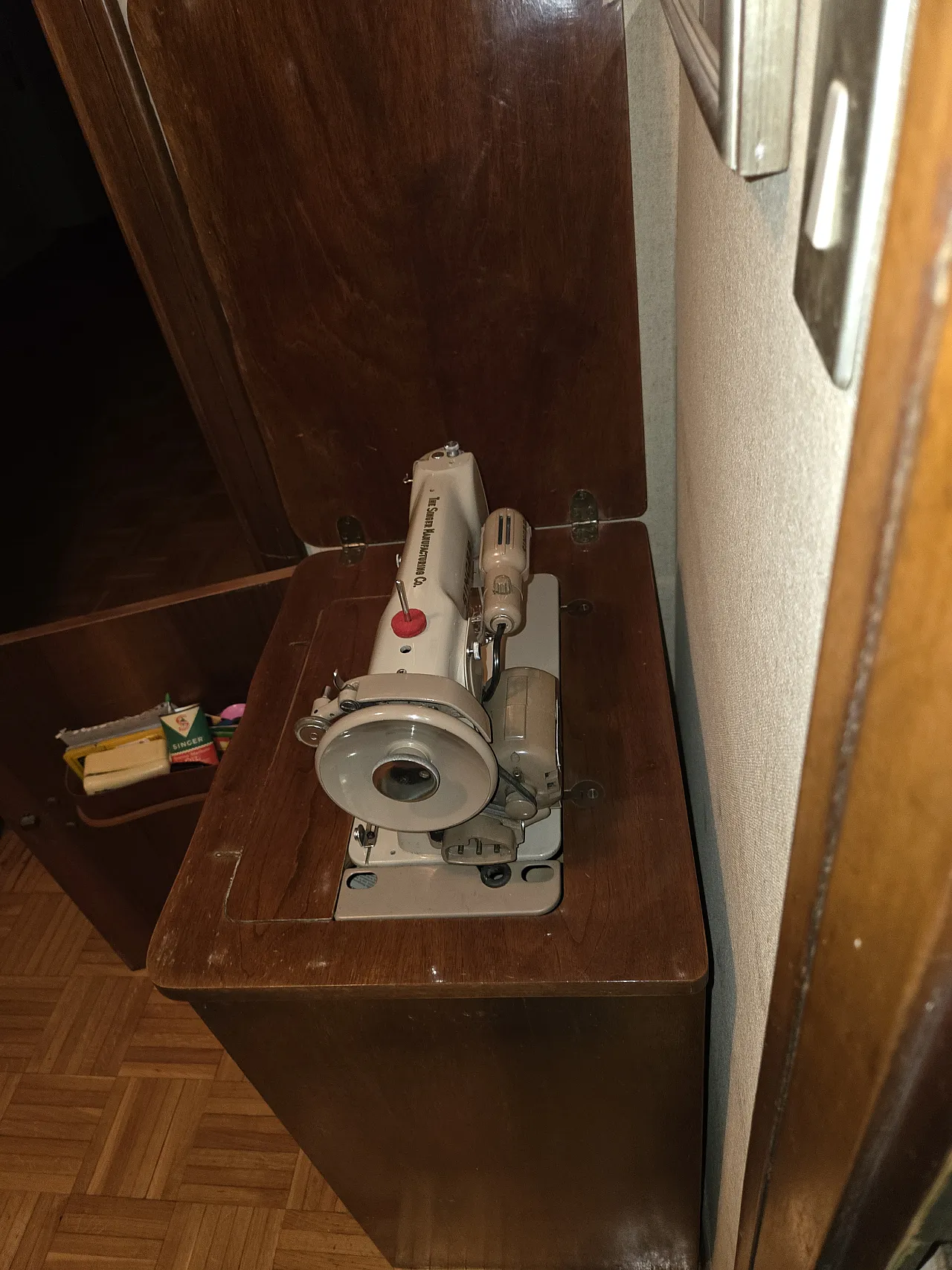 Root cabinet with sewing machine, 1970s 3