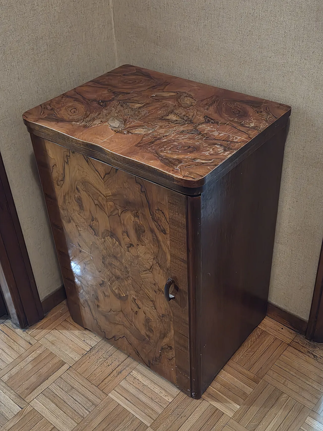 Root cabinet with sewing machine, 1970s 6