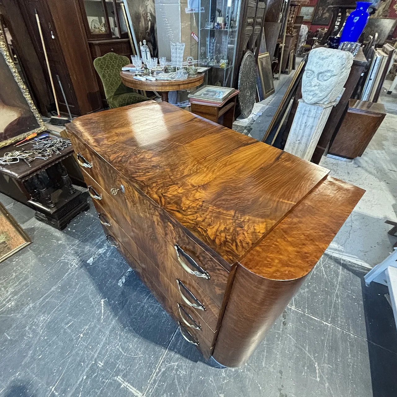 Art Deco chest of drawers in walnut and metal, 1940s 8