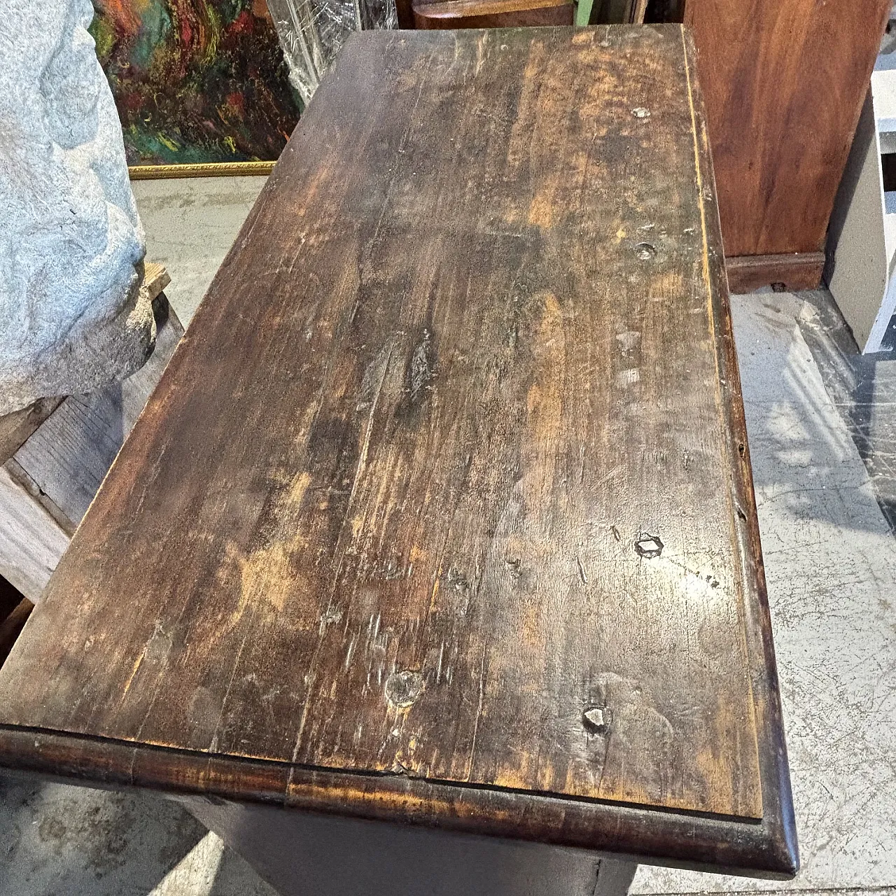 Baroque sideboard cabinet in solid walnut with patina, 17th century 10