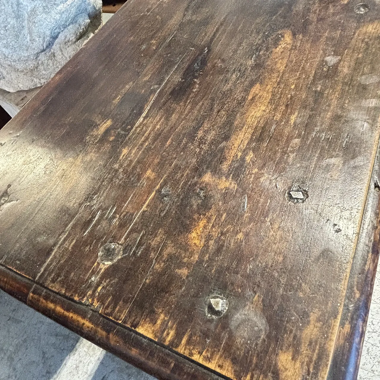 Baroque sideboard cabinet in solid walnut with patina, 17th century 11