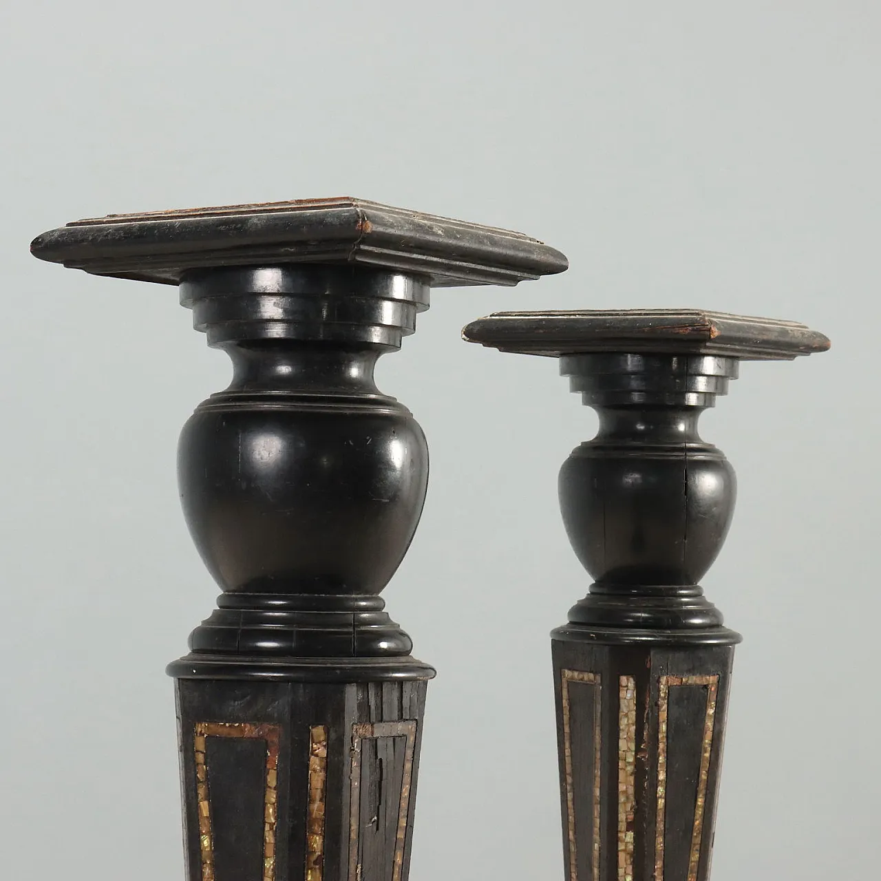 Coppia di colonne porta vaso in legno ebanizzato, '800 3