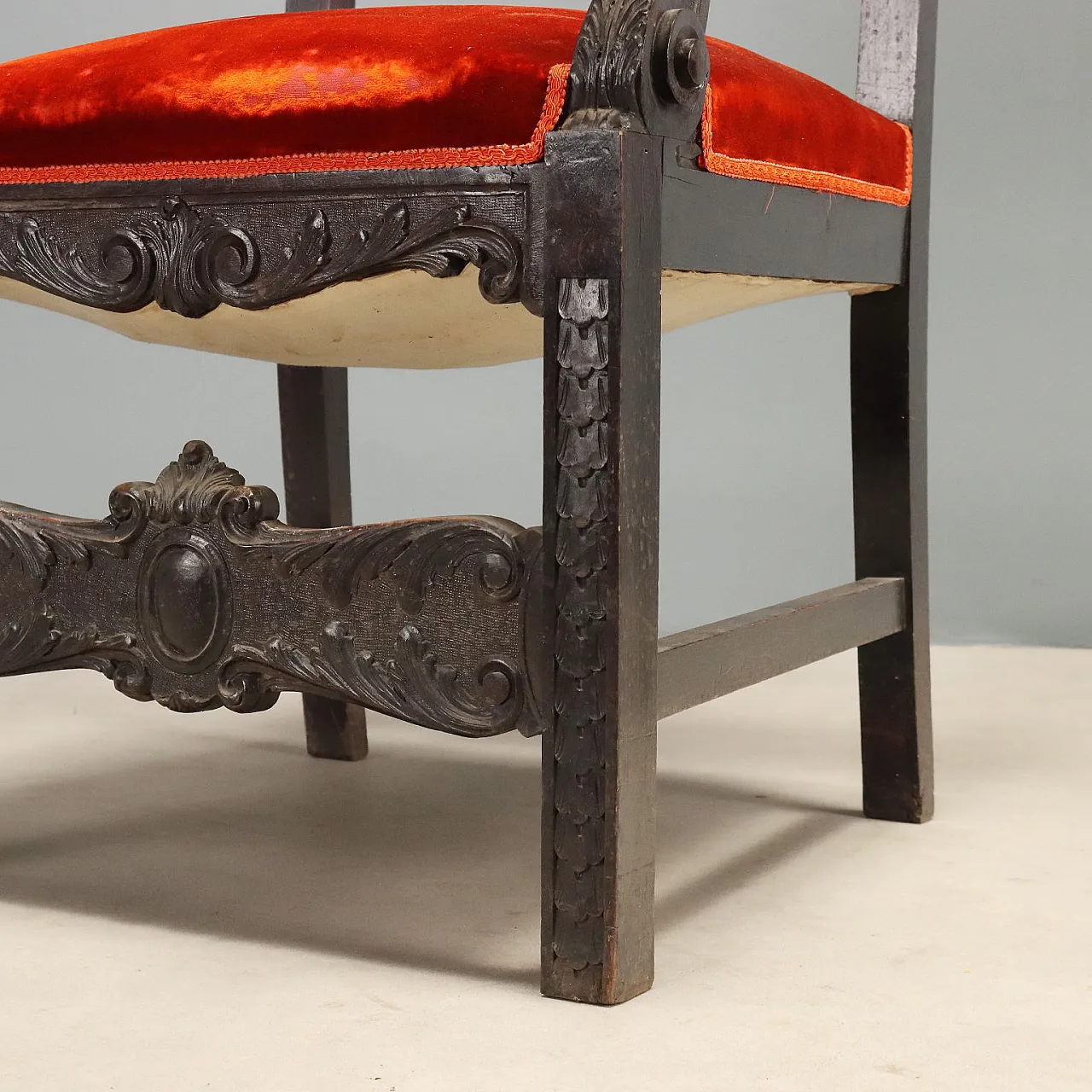 12 Baroque style chairs and armchairs in walnut, late 19th century 7