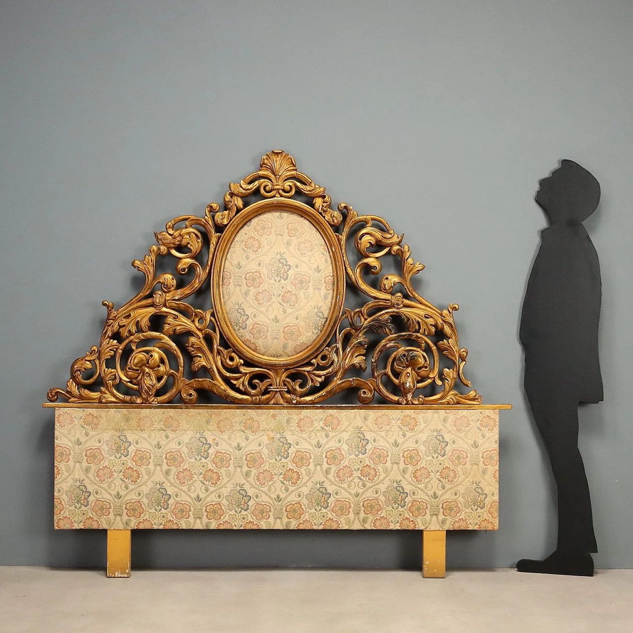 Carved and golden double bed headboard, 19th century 3