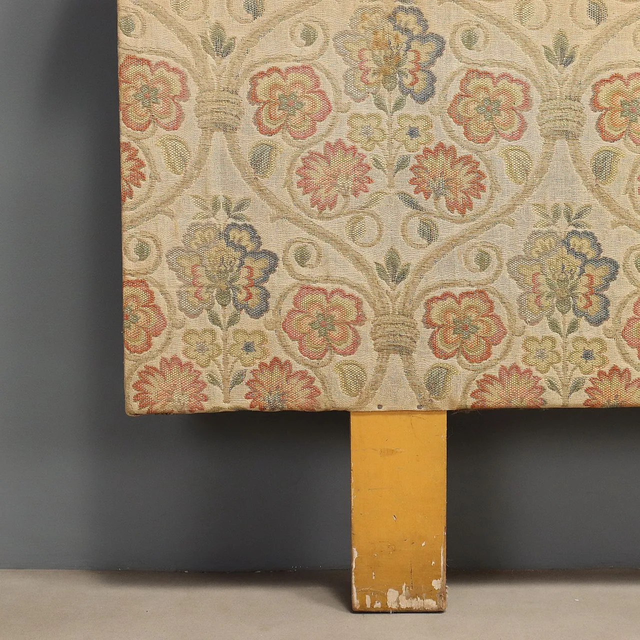 Carved and golden double bed headboard, 19th century 9