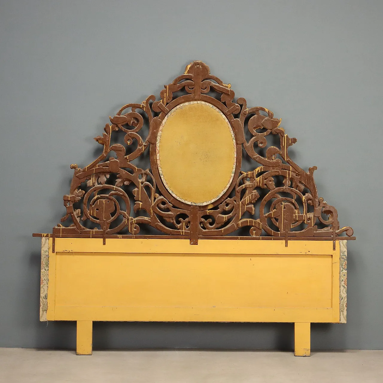 Carved and golden double bed headboard, 19th century 10