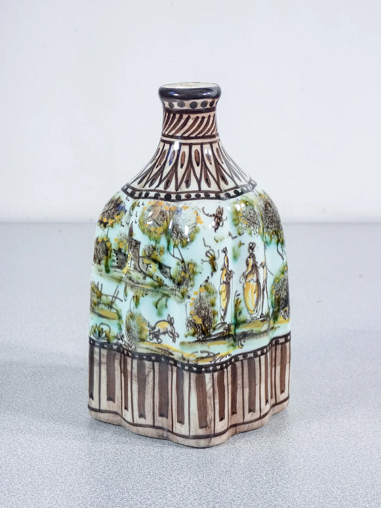 Vaso in maiolica con scene bucoliche e galanti, fine '800 3