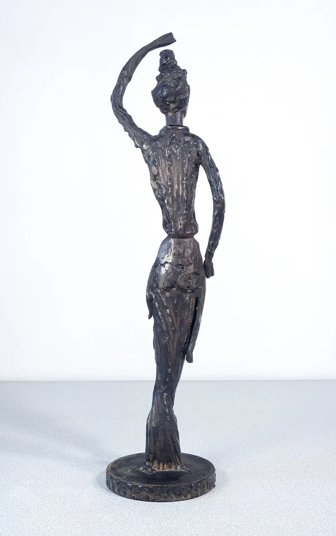 Donna orientale, scultura in bronzo di Pietro Beccuti, anni '60 7
