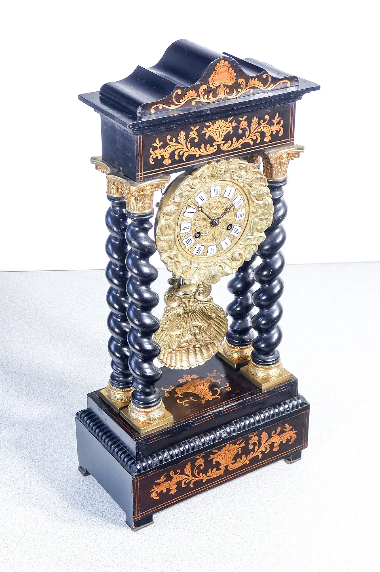 Ebonized and inlaid wooden pendulum clock, late 19th century 7