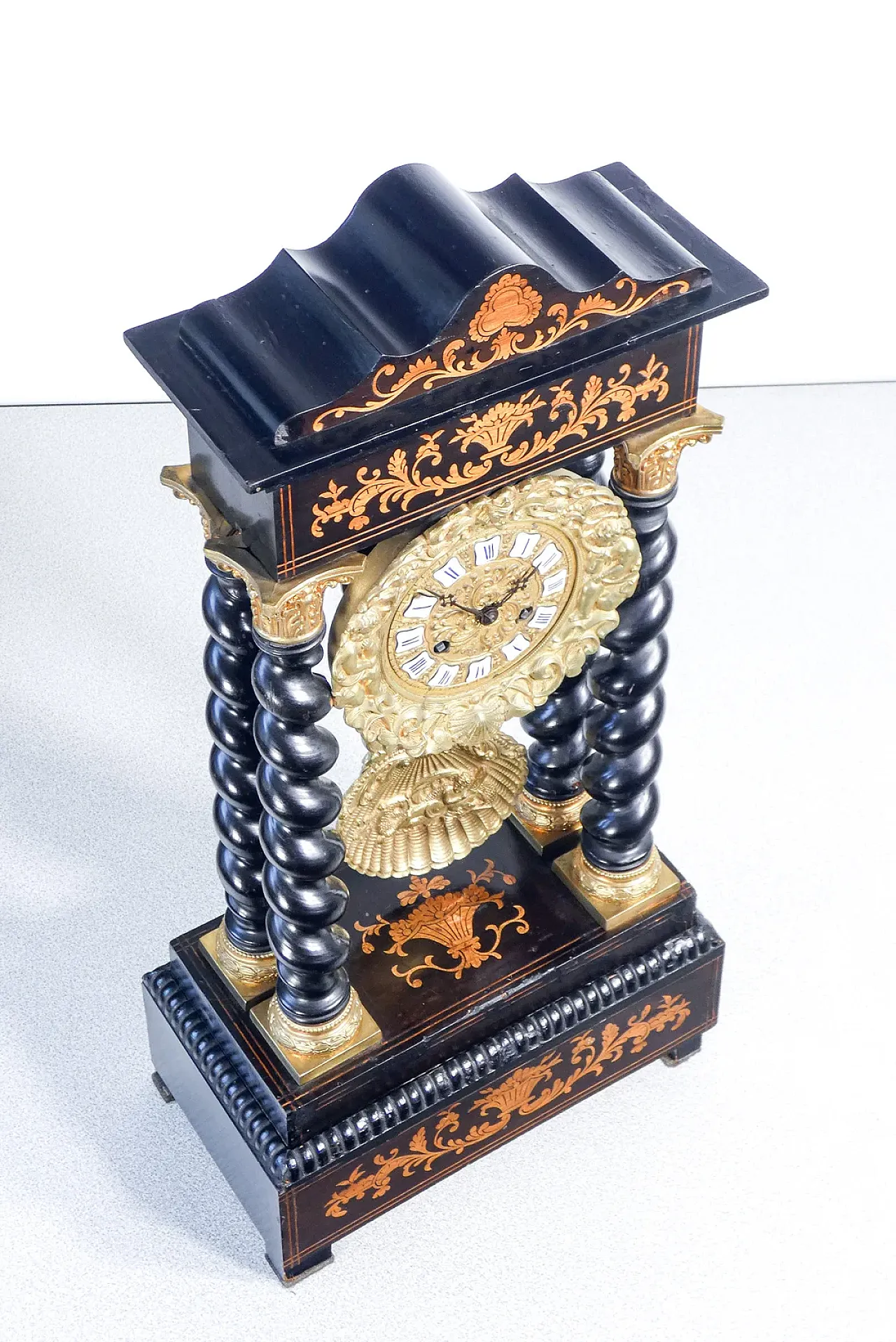 Ebonized and inlaid wooden pendulum clock, late 19th century 8
