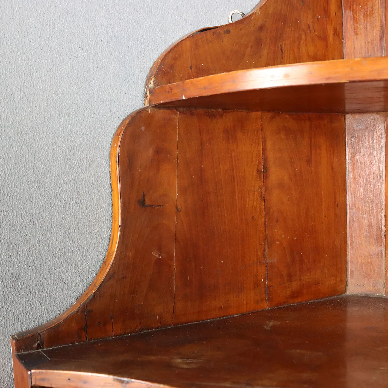 Hanging walnut corner unit, 19th century 5