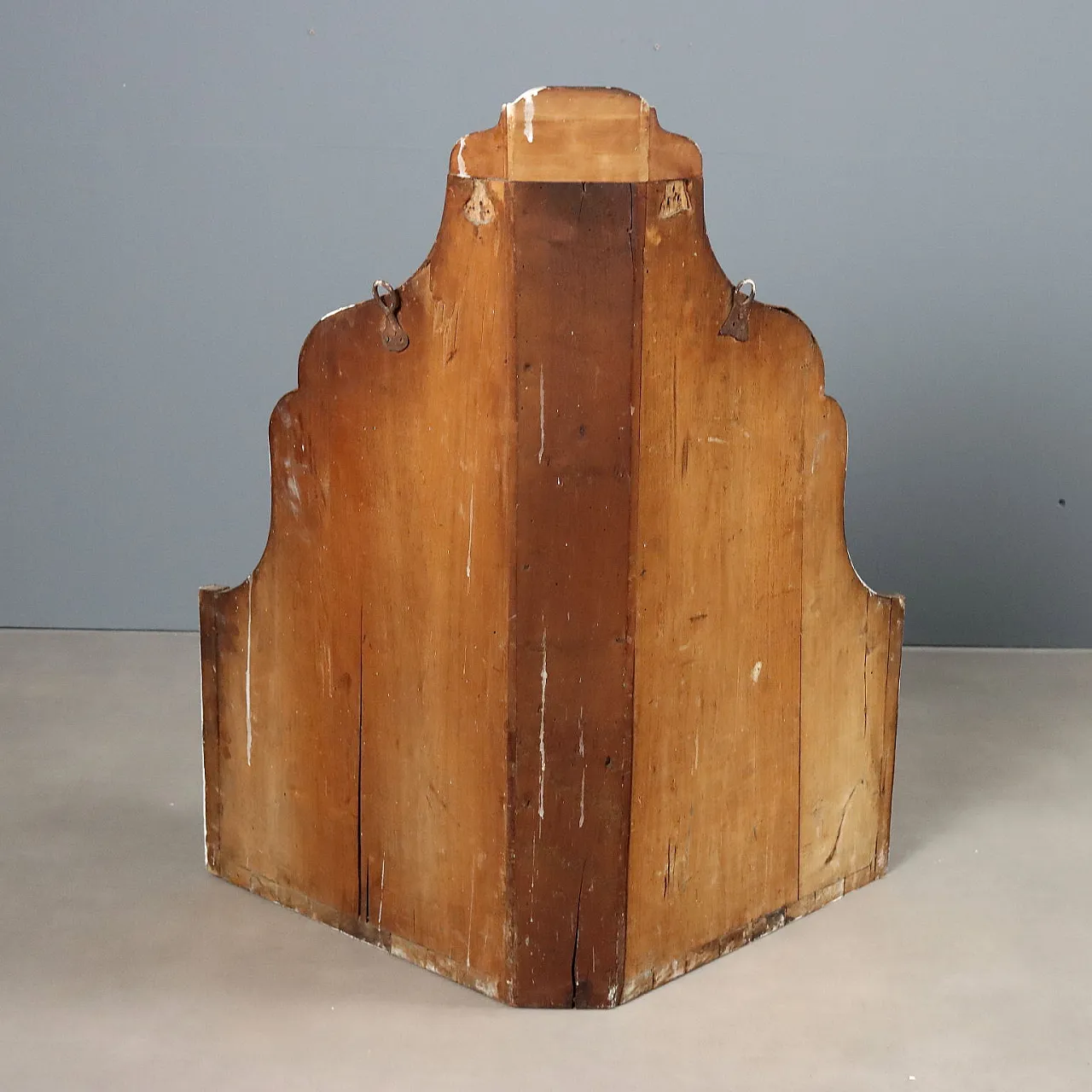 Hanging walnut corner unit, 19th century 10