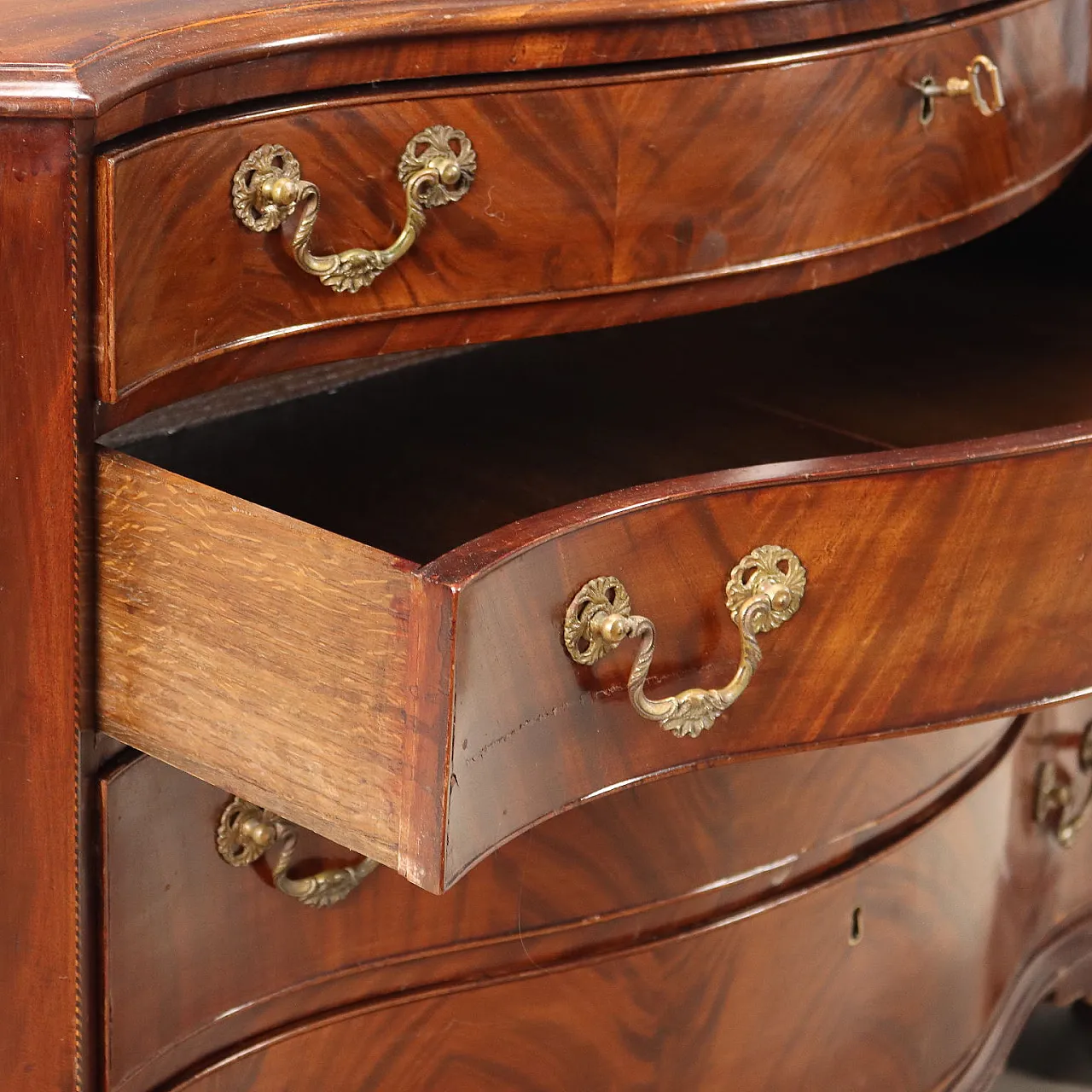 Chest of drawers in mahogany and mahogany feather, 19th century 4