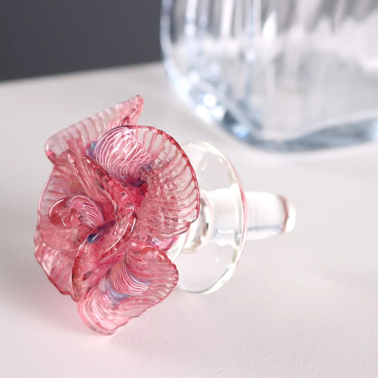 Ribbed blown glass bottle with rose-shaped cap, 20th century 4