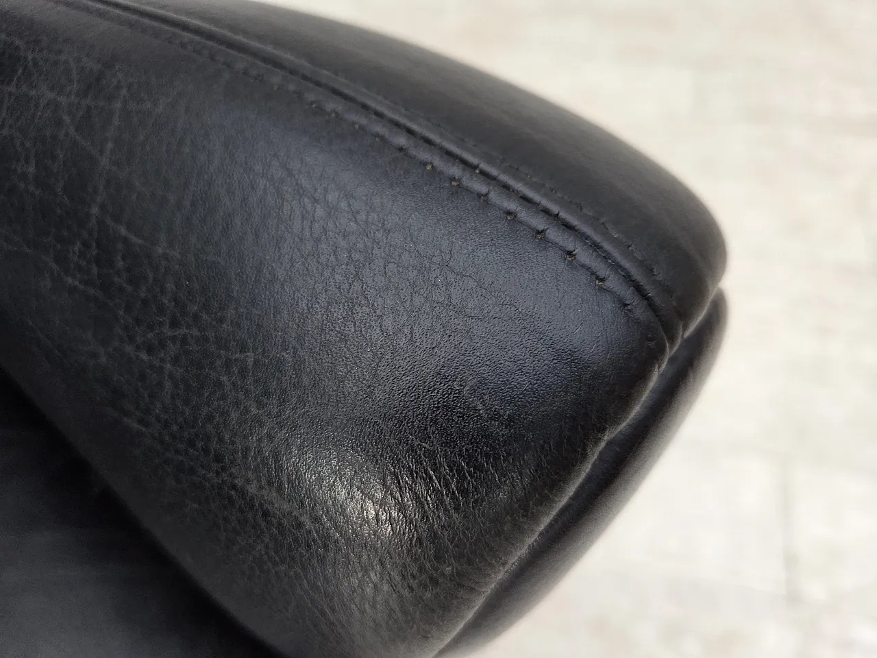 1960s, Danish design by Illum Wikkelsø, armchair, model 110, leather. 5