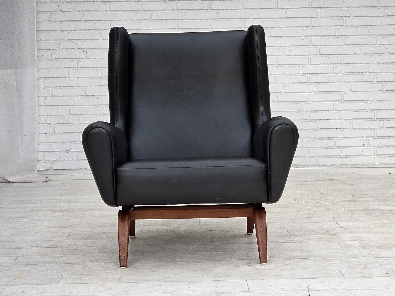 1960s, Danish design by Illum Wikkelsø, armchair, model 110, leather. 6