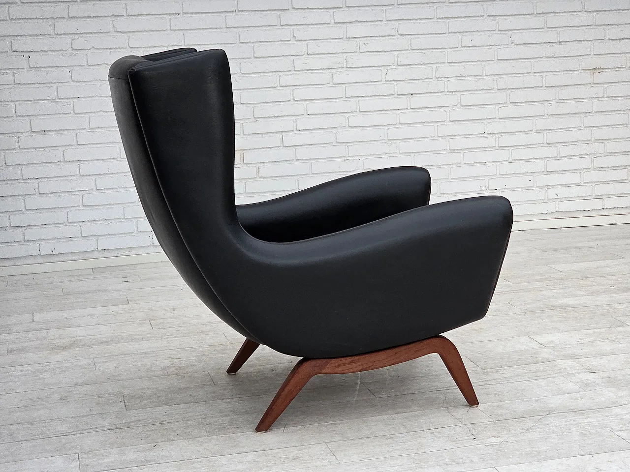 1960s, Danish design by Illum Wikkelsø, armchair, model 110, leather. 12