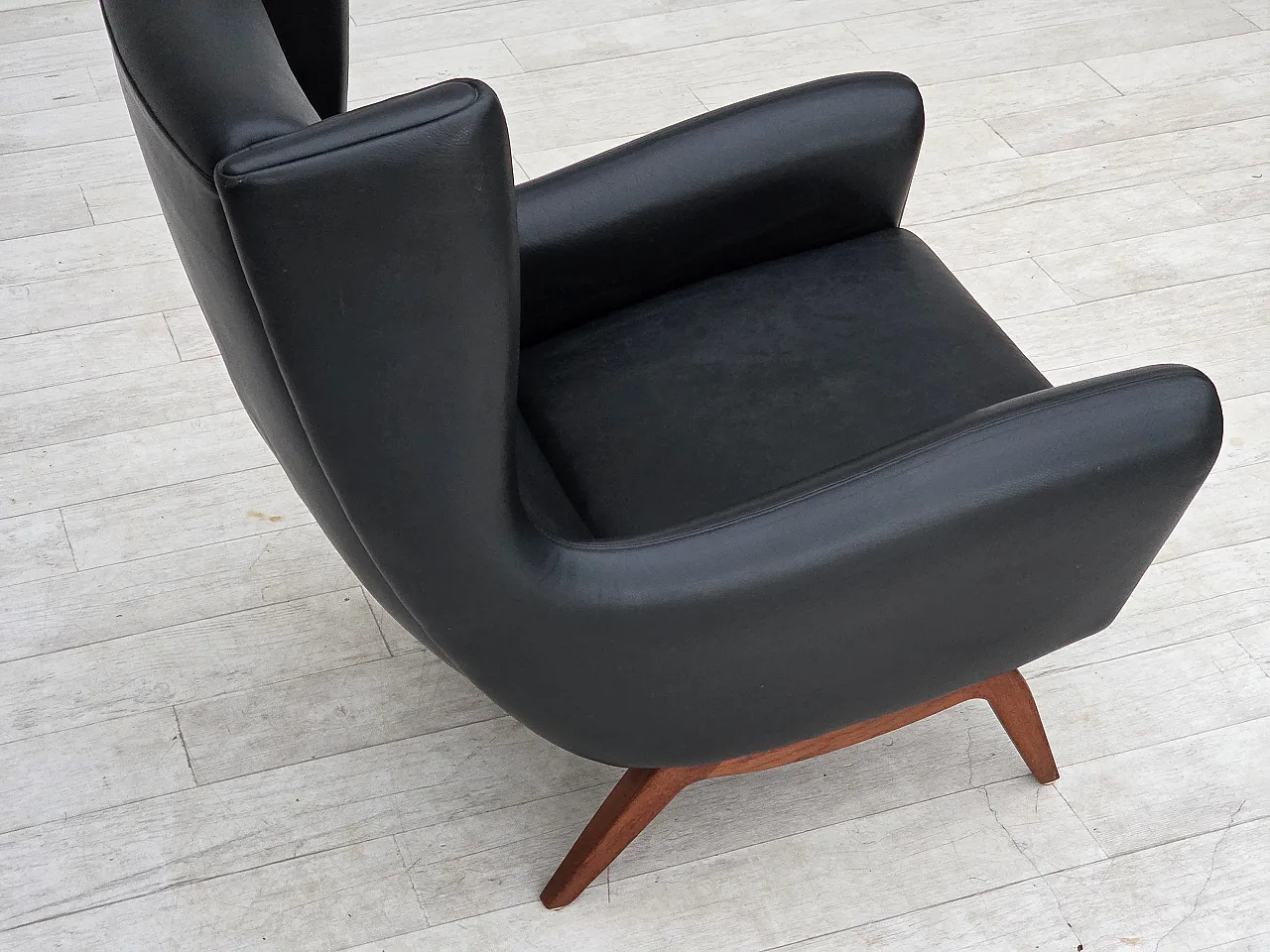 1960s, Danish design by Illum Wikkelsø, armchair, model 110, leather. 13