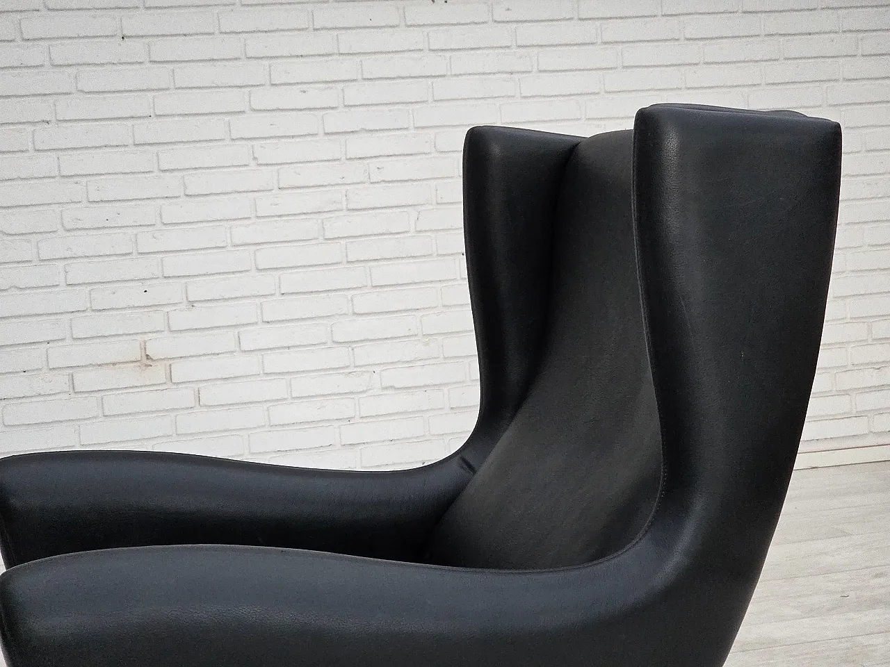 1960s, Danish design by Illum Wikkelsø, armchair, model 110, leather. 19