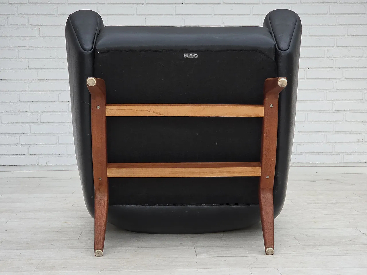 1960s, Danish design by Illum Wikkelsø, armchair, model 110, leather. 22