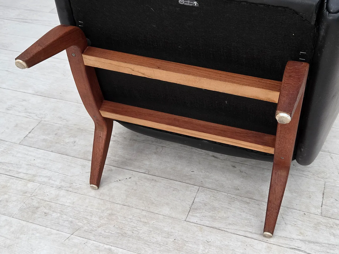1960s, Danish design by Illum Wikkelsø, armchair, model 110, leather. 23