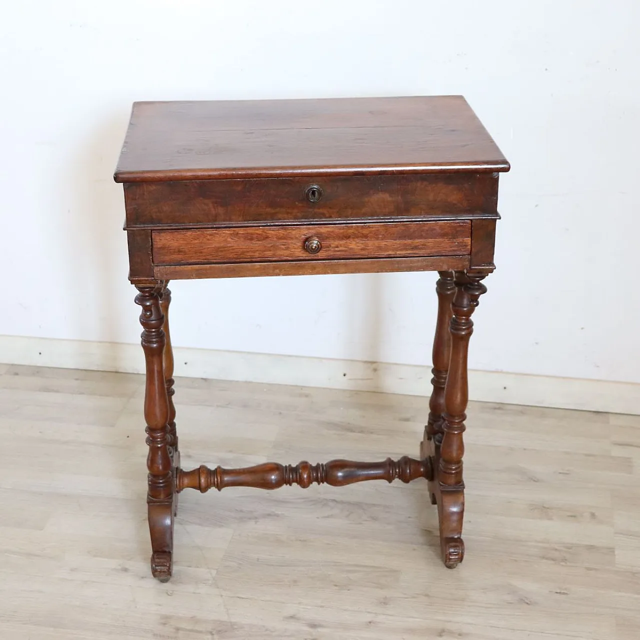 Antique walnut coffee table, 19th century 2