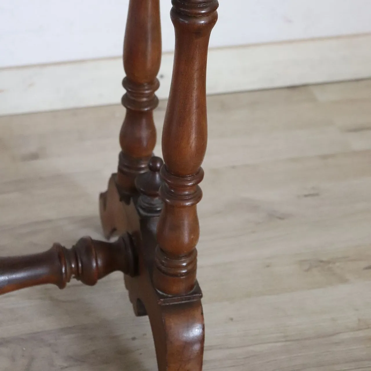 Antique walnut coffee table, 19th century 7
