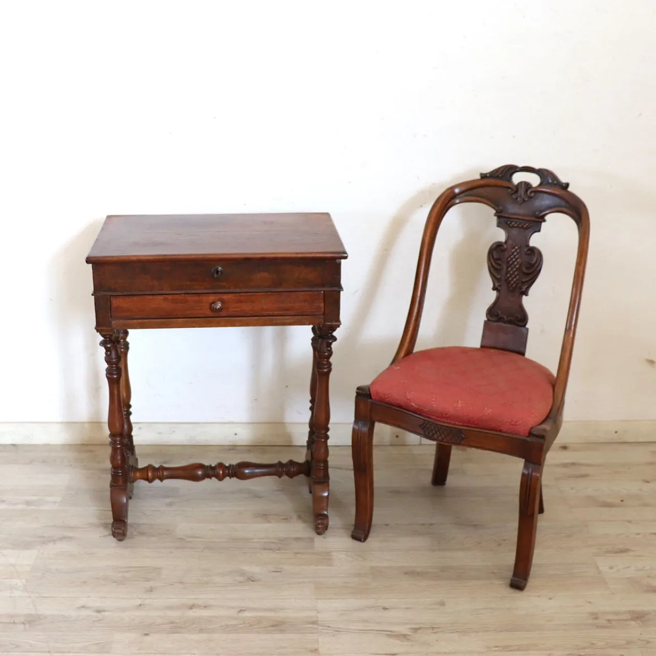 Antique walnut coffee table, 19th century 10