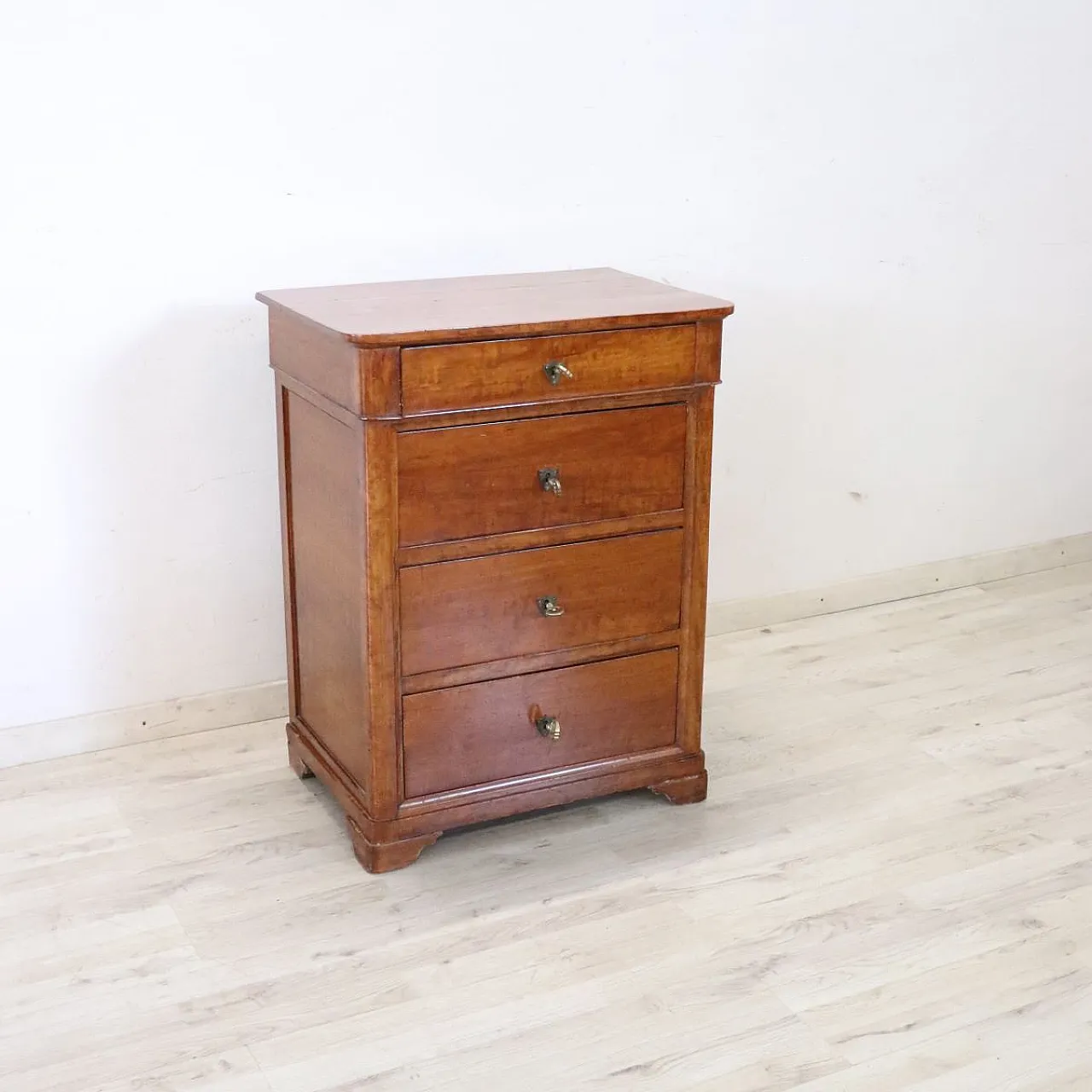 Small antique cherry chest of drawers, 19th century 4