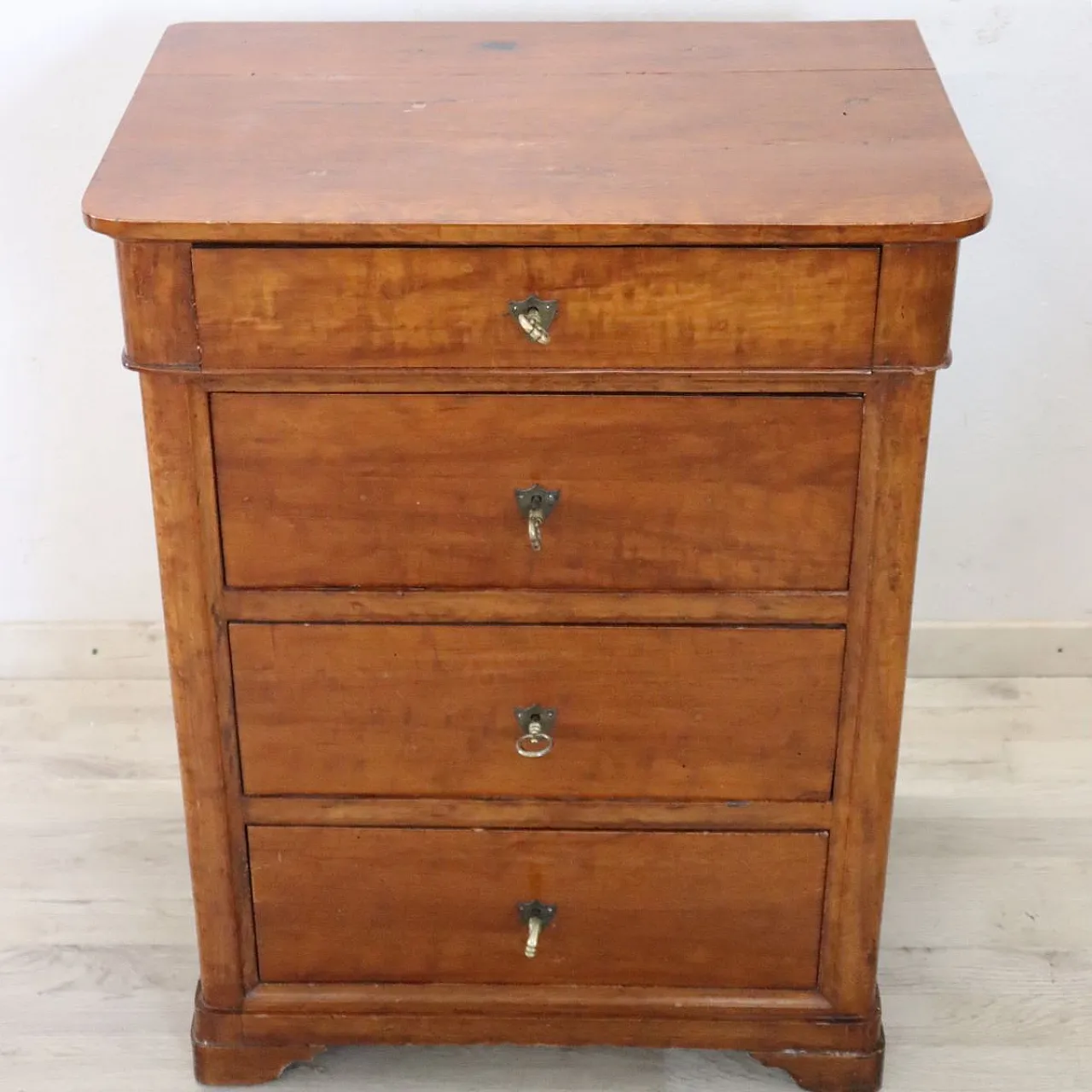 Small antique cherry chest of drawers, 19th century 8