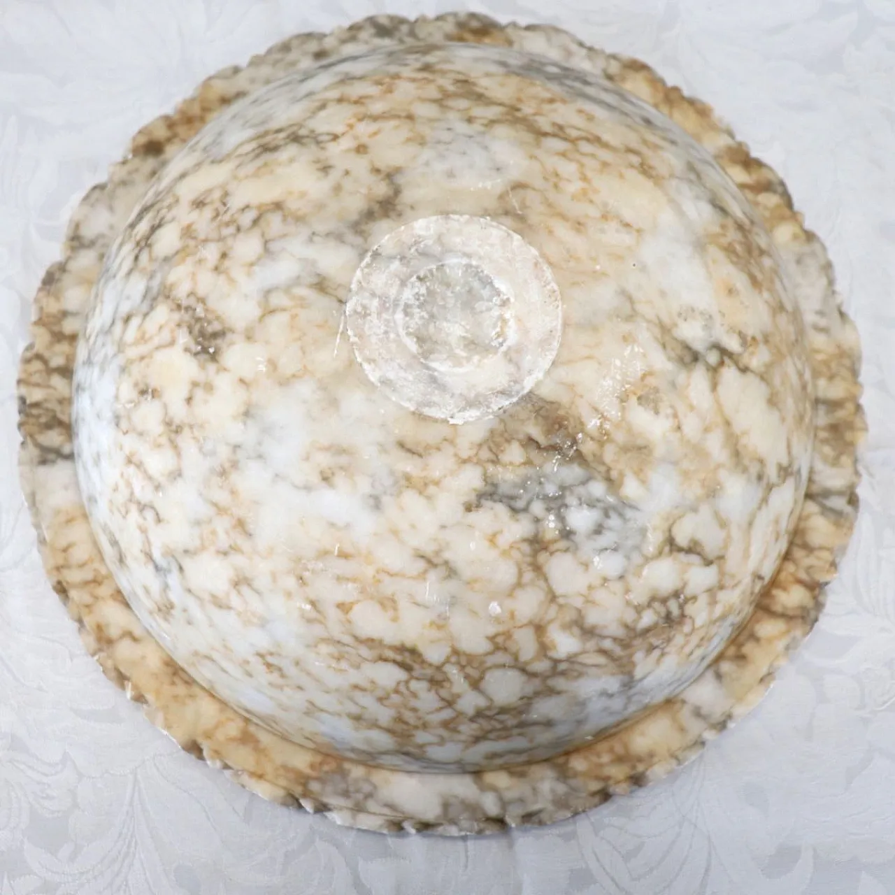 Small sculpted marble tub, early 1900s 10