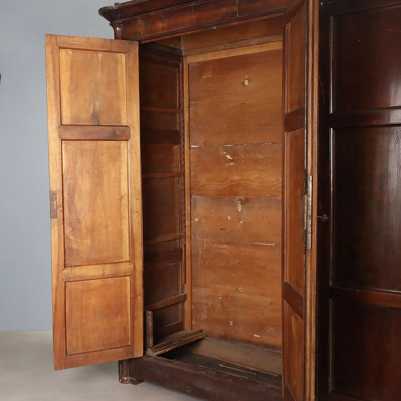 Louis Philippe wardrobe in walnut, 19th century 3