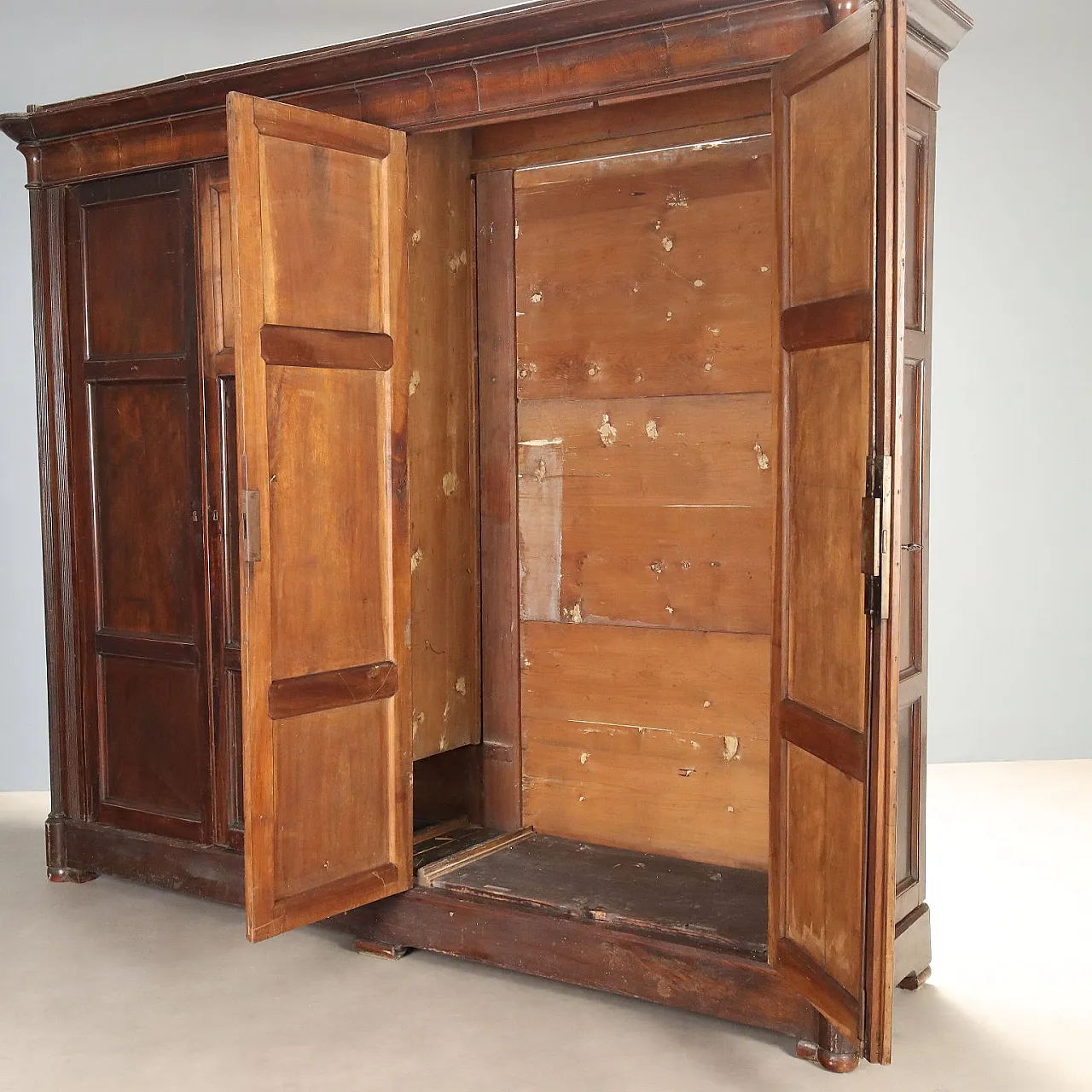 Louis Philippe wardrobe in walnut, 19th century 4