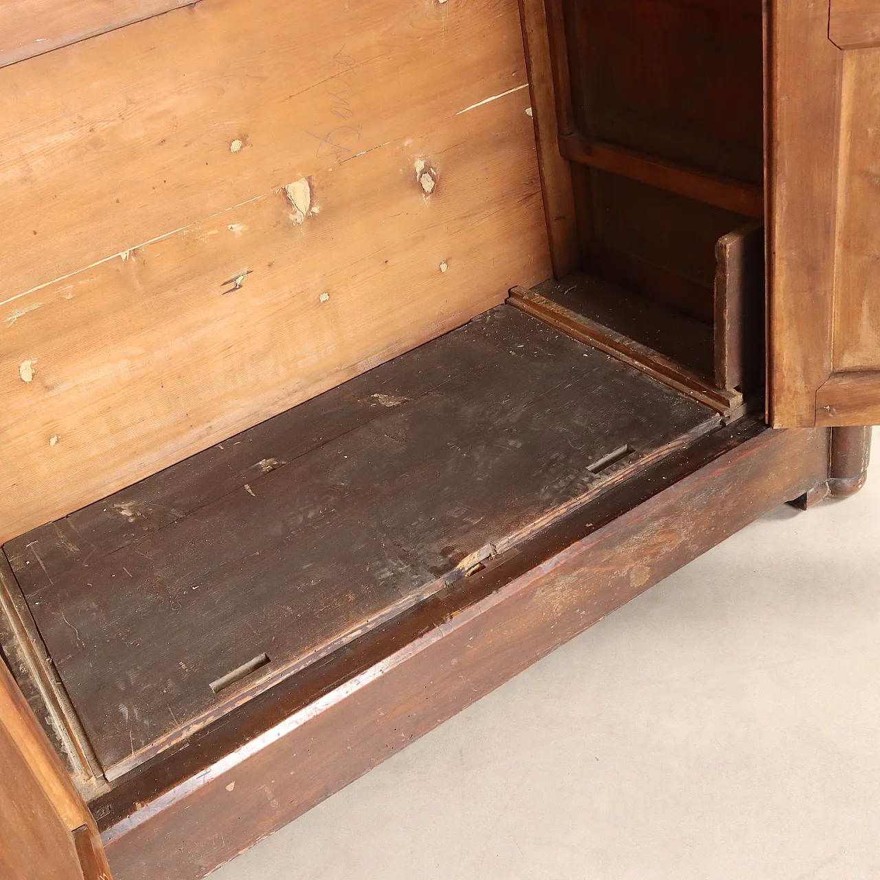 Louis Philippe wardrobe in walnut, 19th century 6
