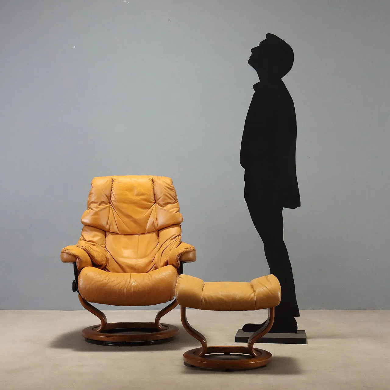 Ekornes armchair with footstool, 1980s 2