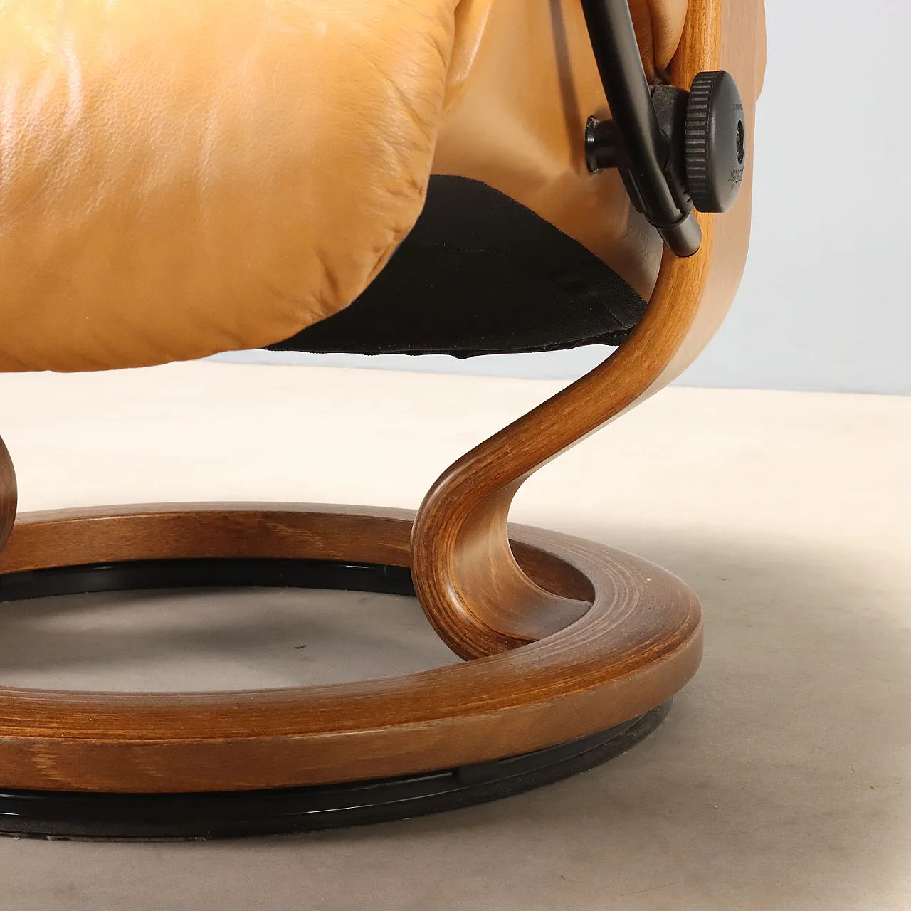 Ekornes armchair with footstool, 1980s 6