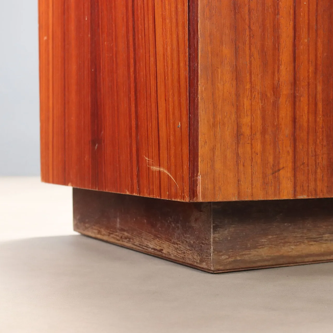 Credenza in legno e marmo, anni '60 9