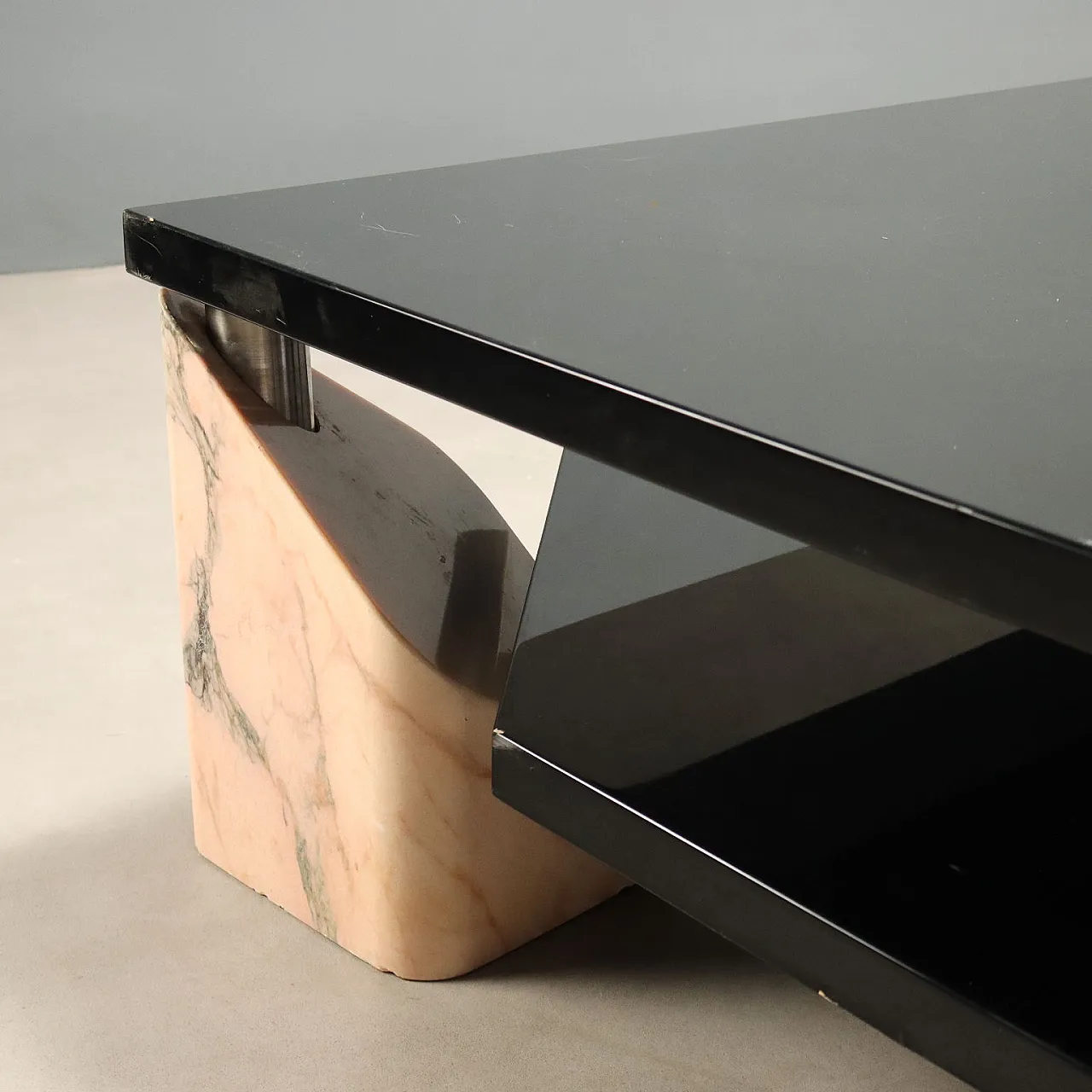 Coffee table with marble bases, 1970s 8
