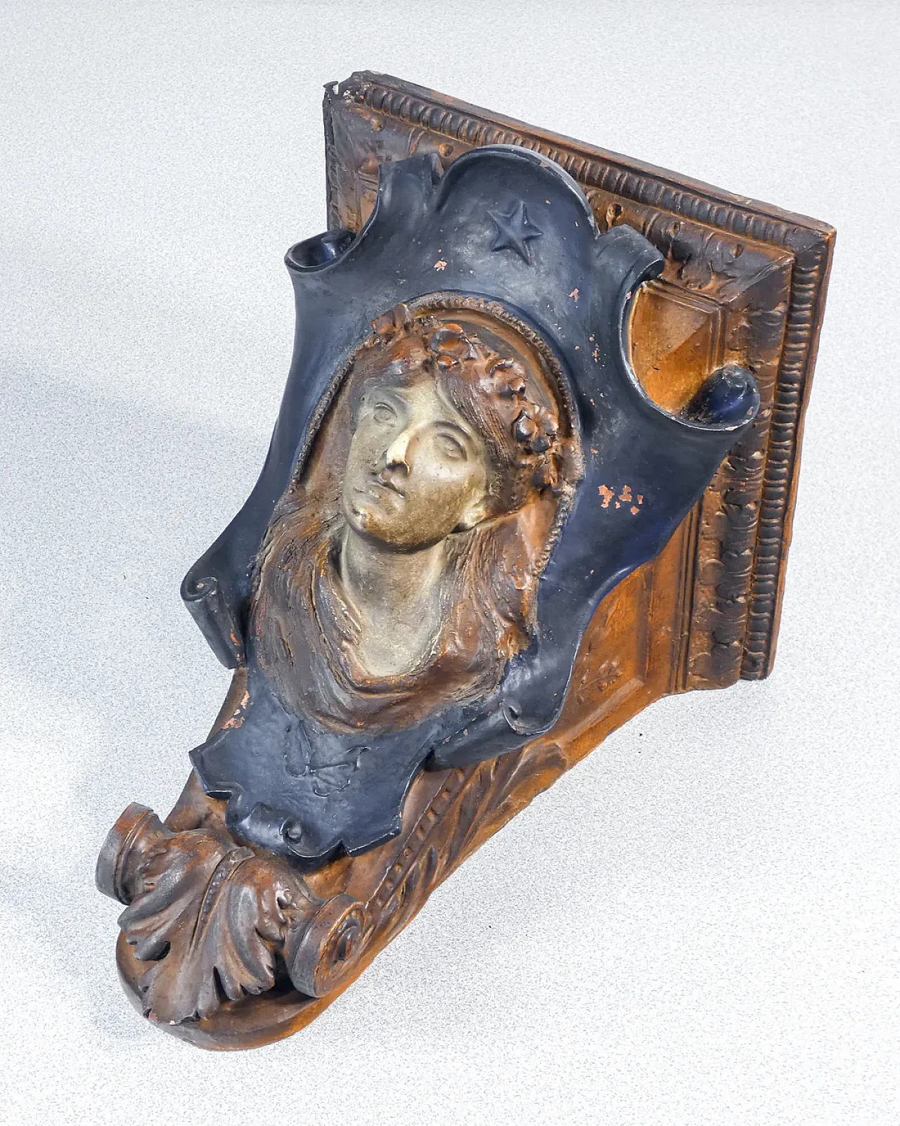 Mensola in terracotta scolpita e dipinta con volto di donna, '800 2