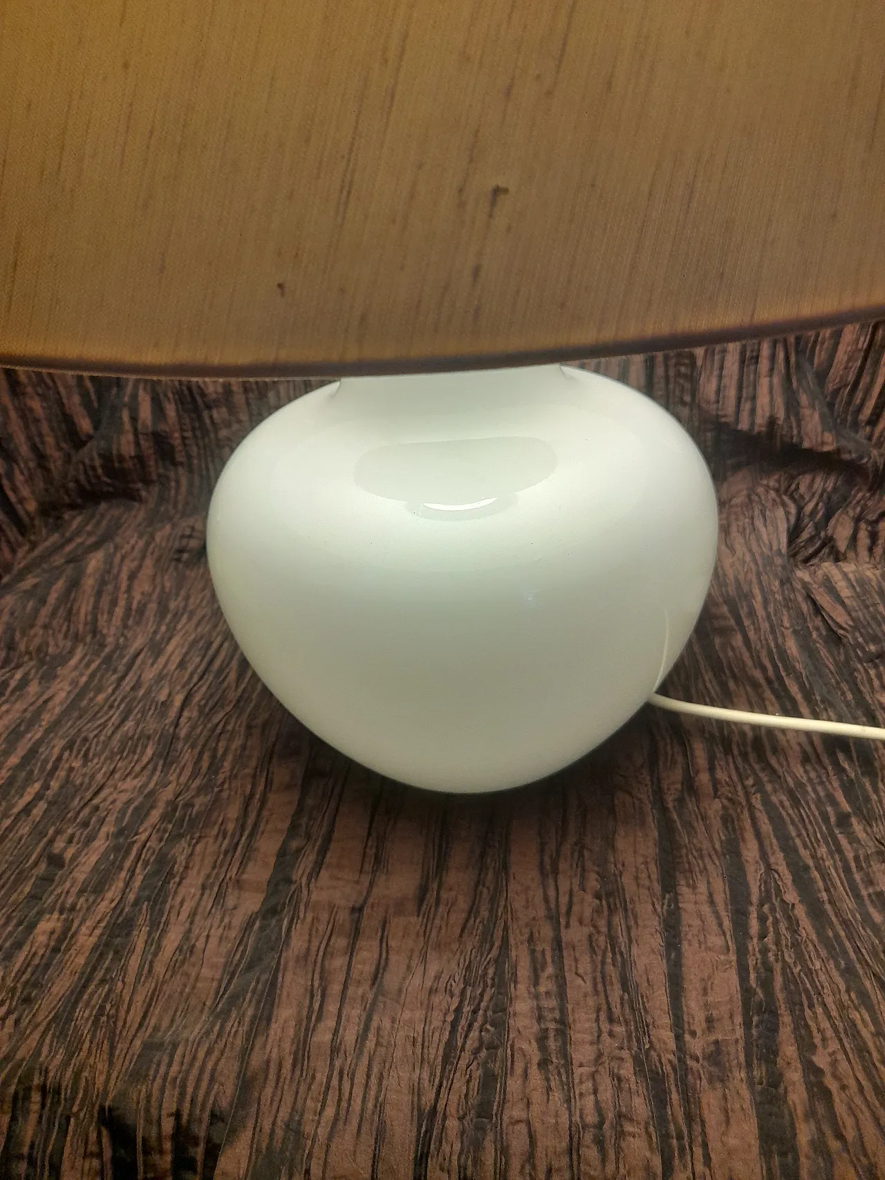 Ve Art classic table lamp in white opal glass, 1980s 5