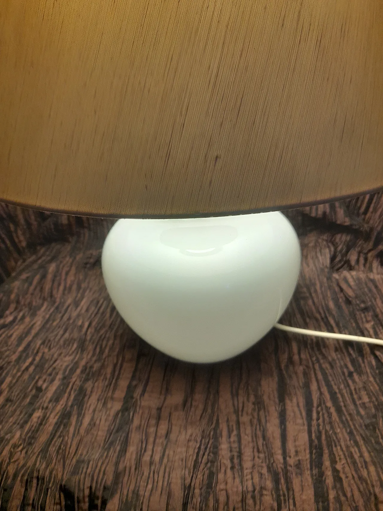 Ve Art classic table lamp in white opal glass, 1980s 6