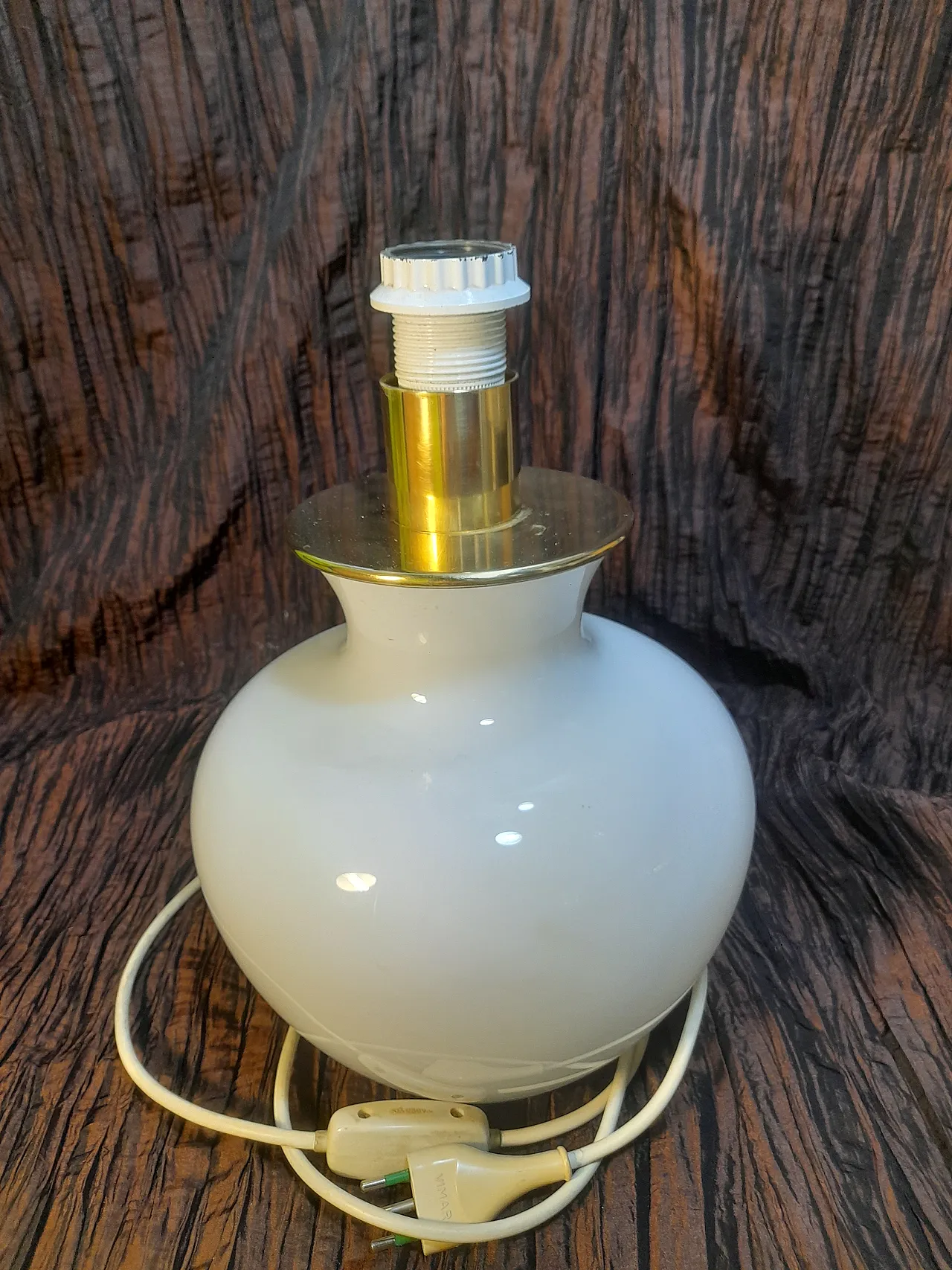 Ve Art classic table lamp in white opal glass, 1980s 22