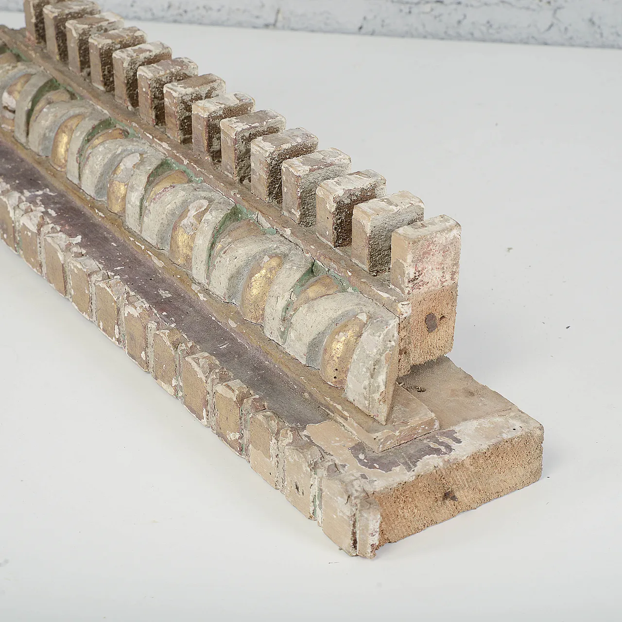 Fragment of a carved wooden serrated frame, 19th century 3