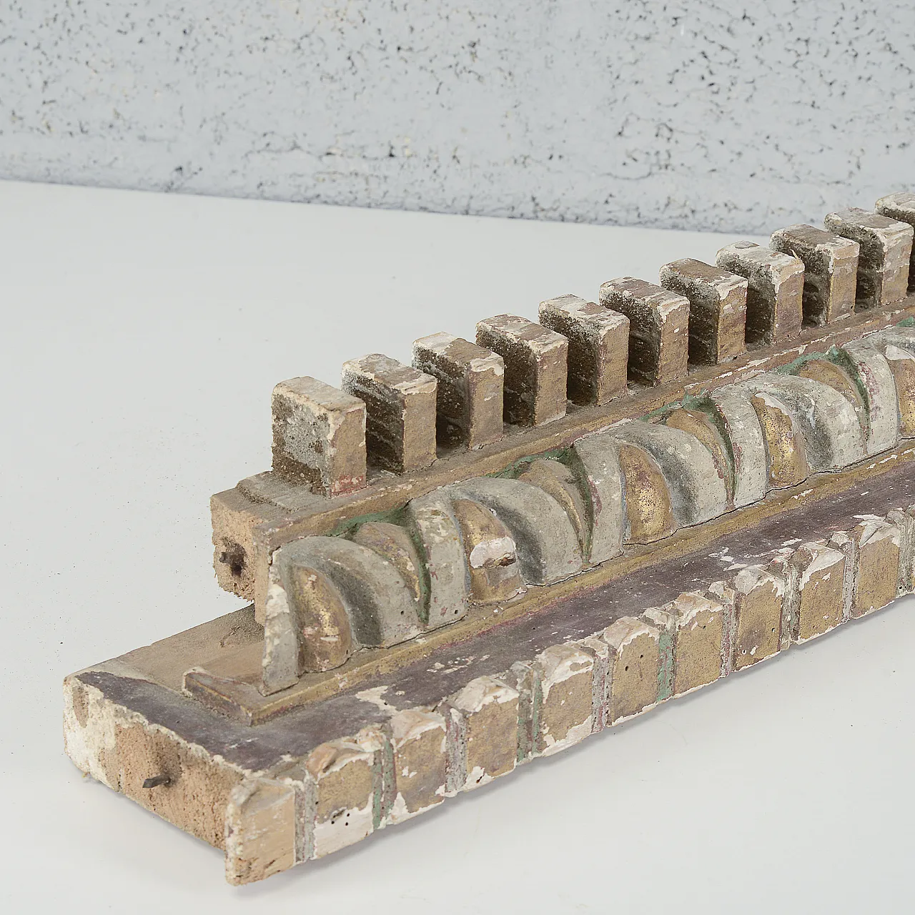 Fragment of a carved wooden serrated frame, 19th century 5