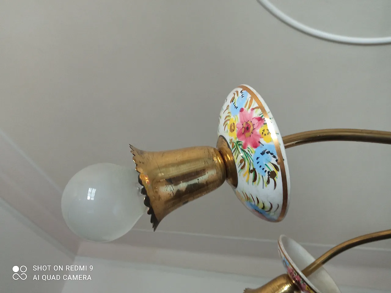 Lampadario floreale in porcellana e ottone, metà 900 8