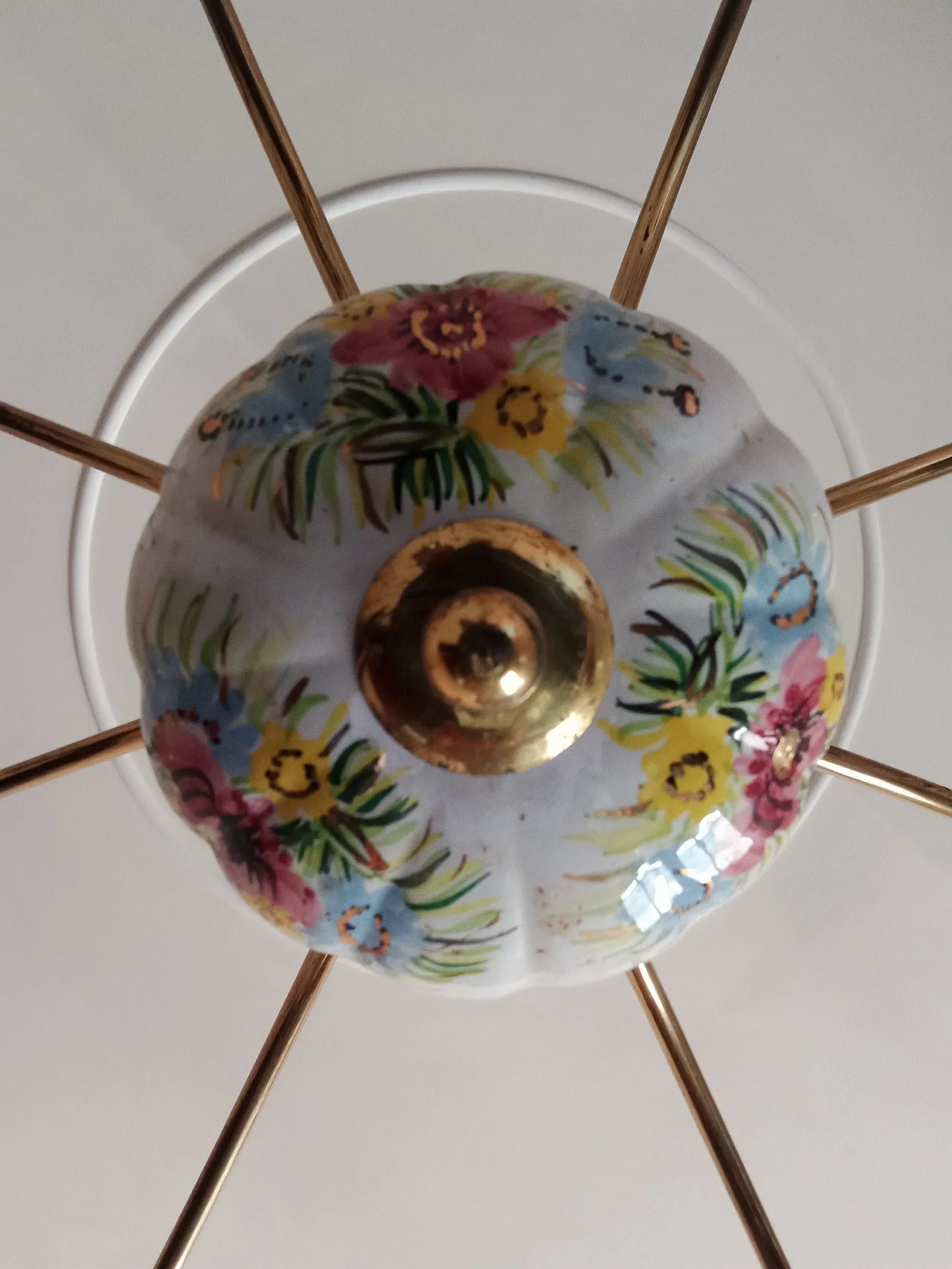 Lampadario floreale in porcellana e ottone, metà 900 13
