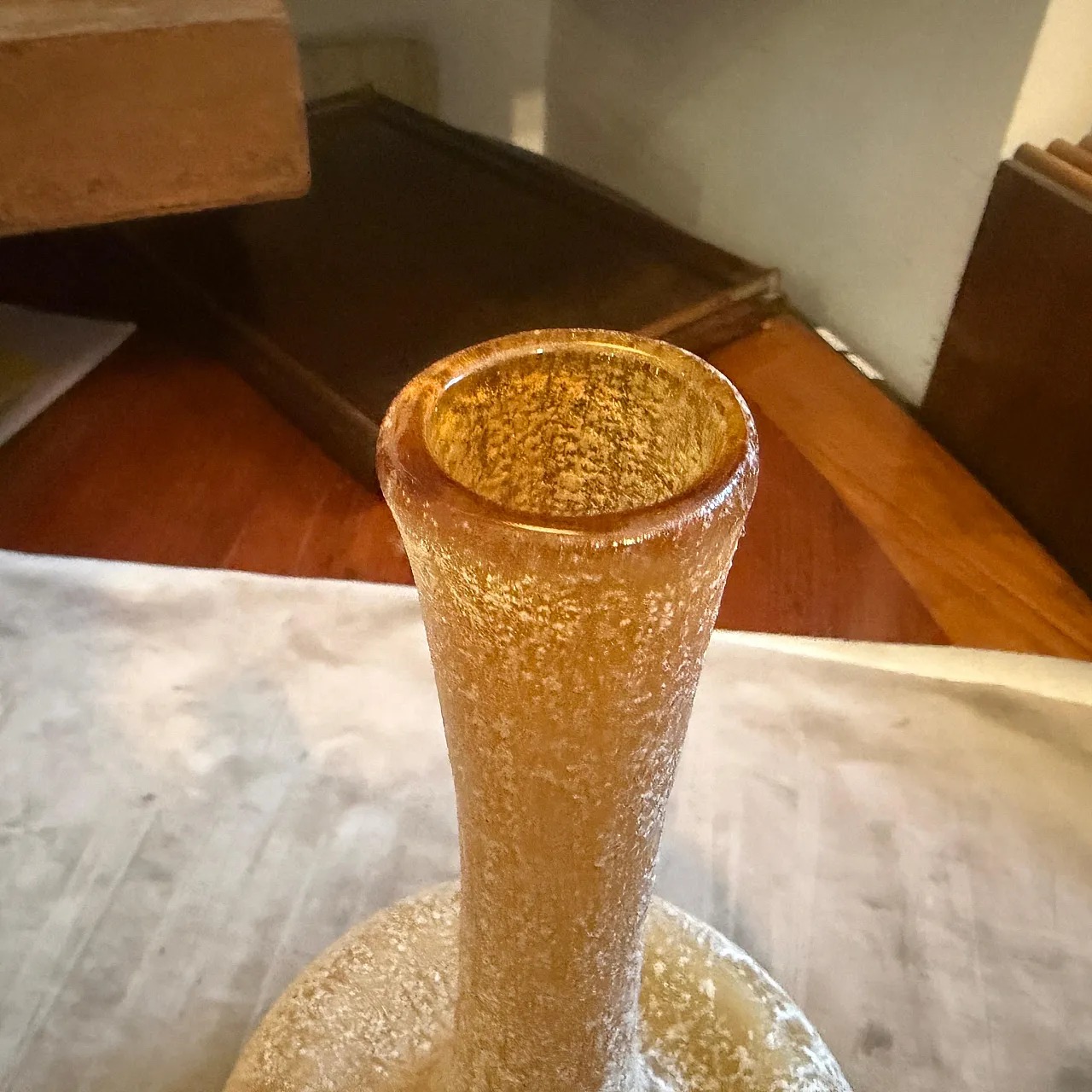 Cenedese style yellow scavo Murano glass vase, 1980s 2